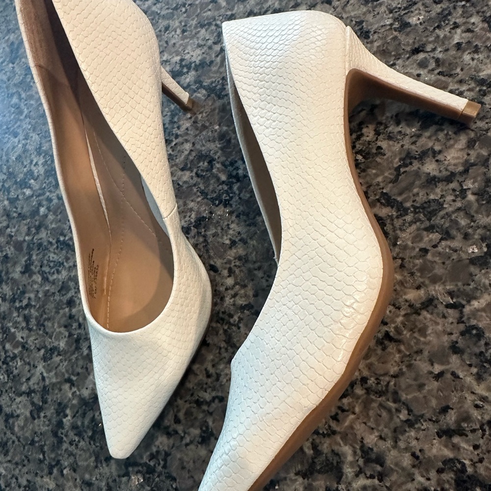 Elegant White Women's Heels - Picture 8 of 9